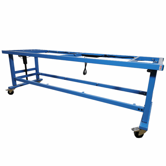 Höhenverstellbarer Tisch mit Rollen - 2400x750 mm (vorne schräg von rechts)