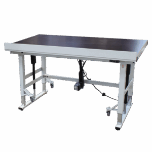 Hæve sænkebord med vippefunktion og hjul – 1600x800 mm (forfra skrå)