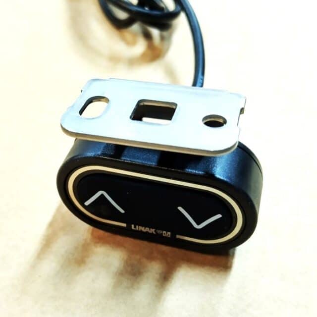 Halterung für Auf-/Ab-Bedienung Linak 90gr